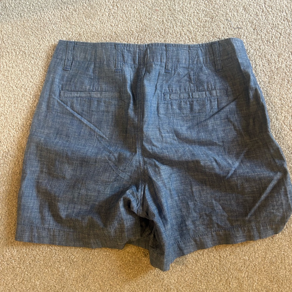Women's size 6 tall Gap Downtown khaki Blue Shorts New without Tags
